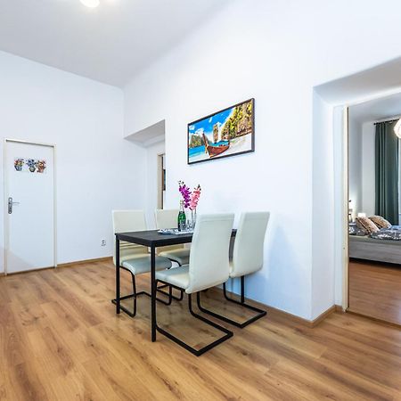 Wenceslas Square 2 Bedroom Apartment Prague Exterior photo